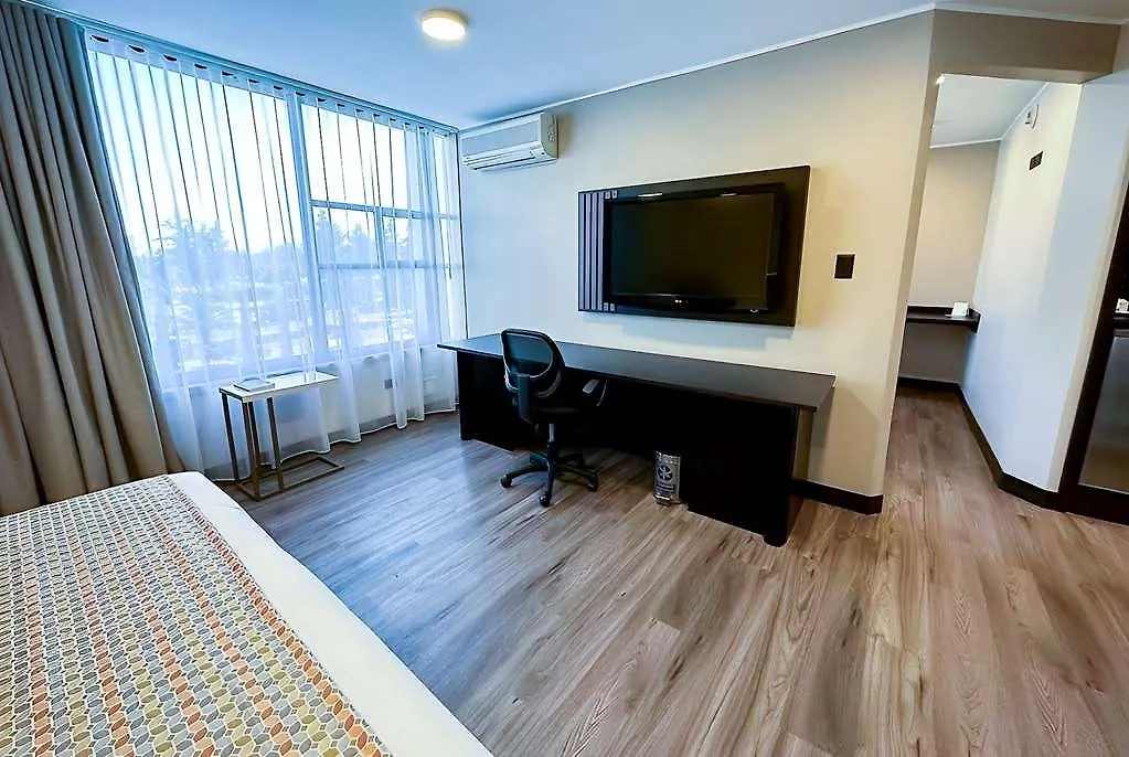 La Quinta By Wyndham Quito Caicedo Plaza Hotel