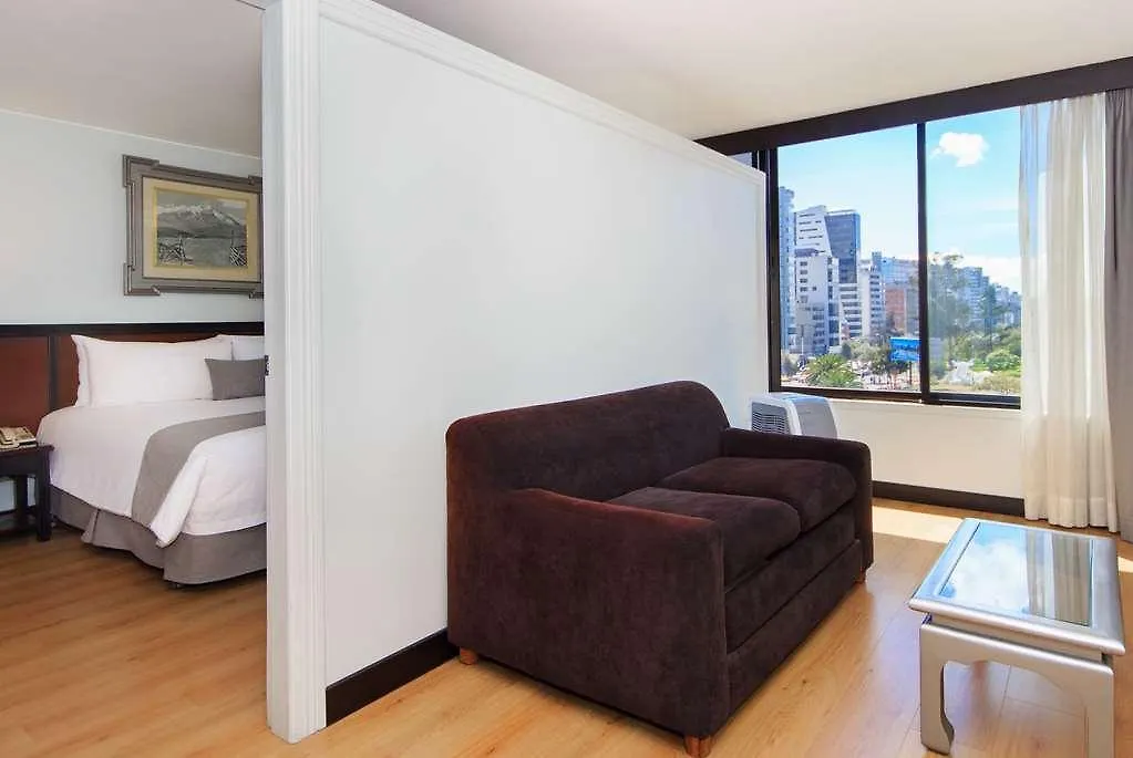 La Quinta By Wyndham Quito Caicedo Plaza Hotel 0*,
