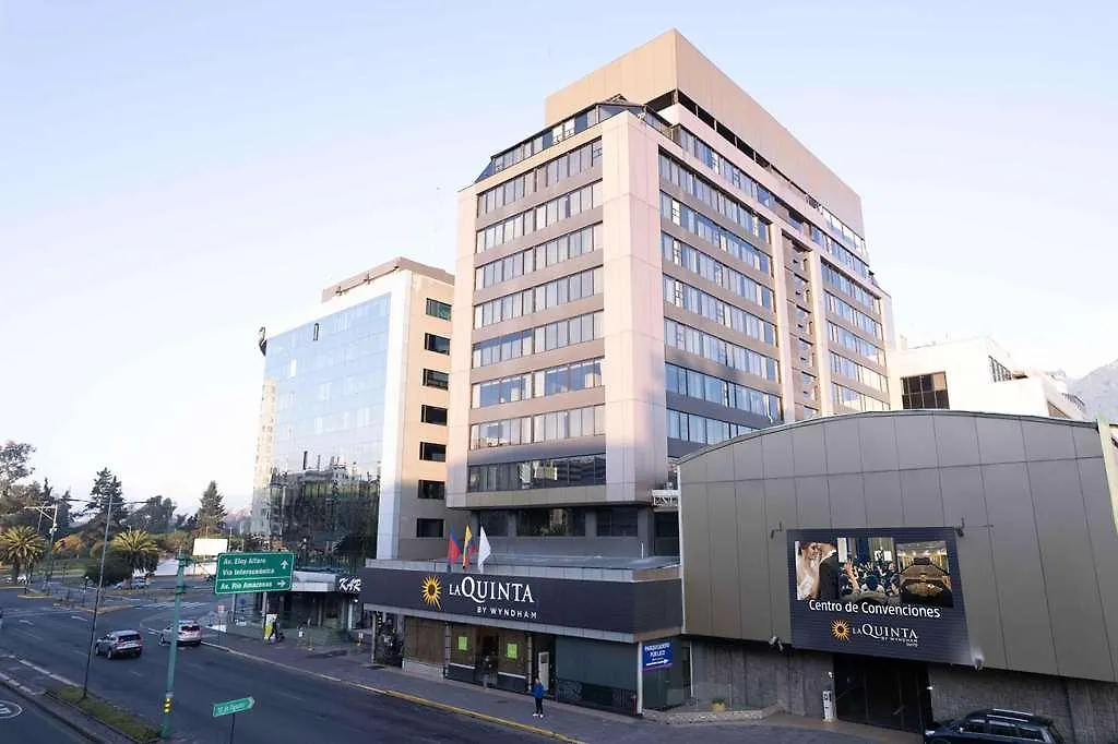 ホテル La Quinta By Wyndham Quito Caicedo Plaza