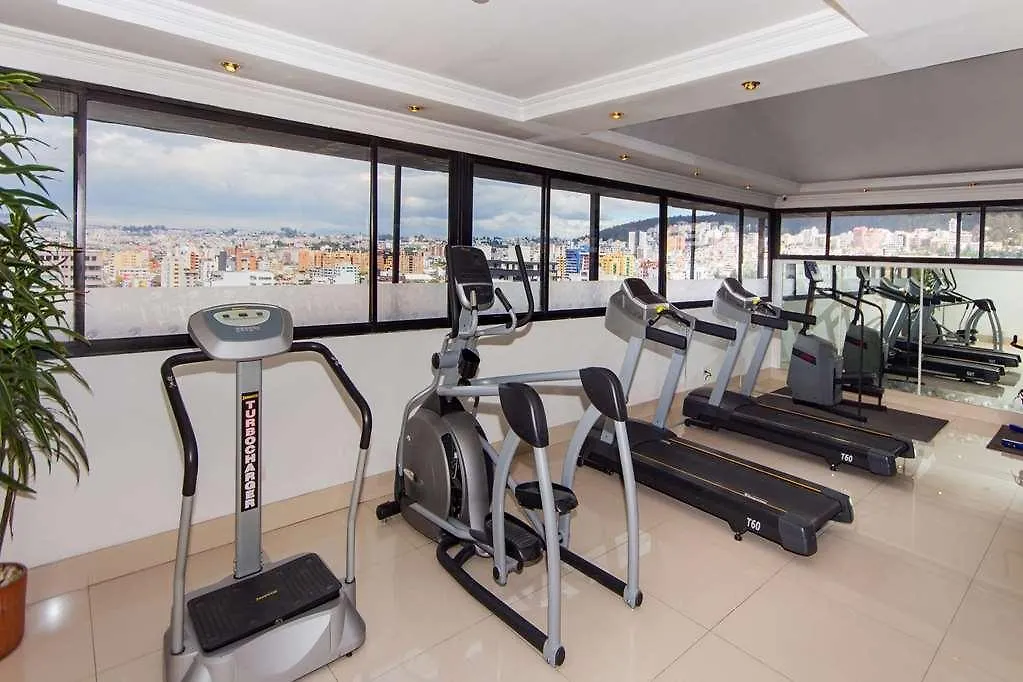 ホテル La Quinta By Wyndham Quito Caicedo Plaza